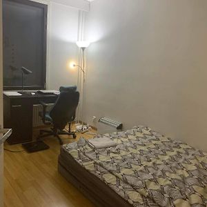 Kleine Kamer met Twee Aparte Bedden